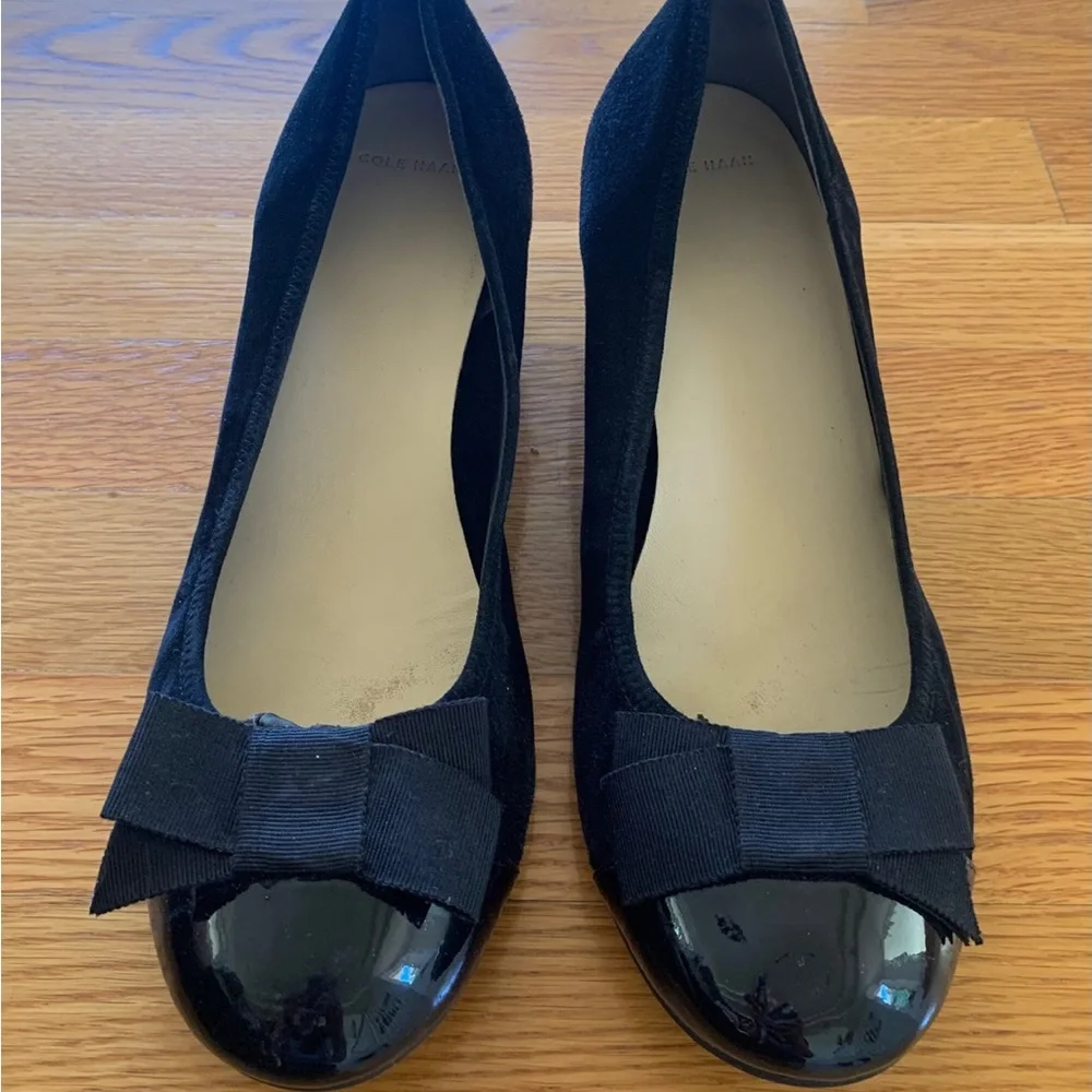 COLE HAAN Womens Ladies Black Swede Patent Leather Wedge Bow Rubber Sole Sz 10.5